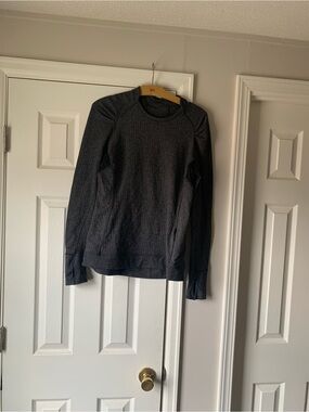 lululemon athletica Charcoal Gray Long-Sleeve Crew